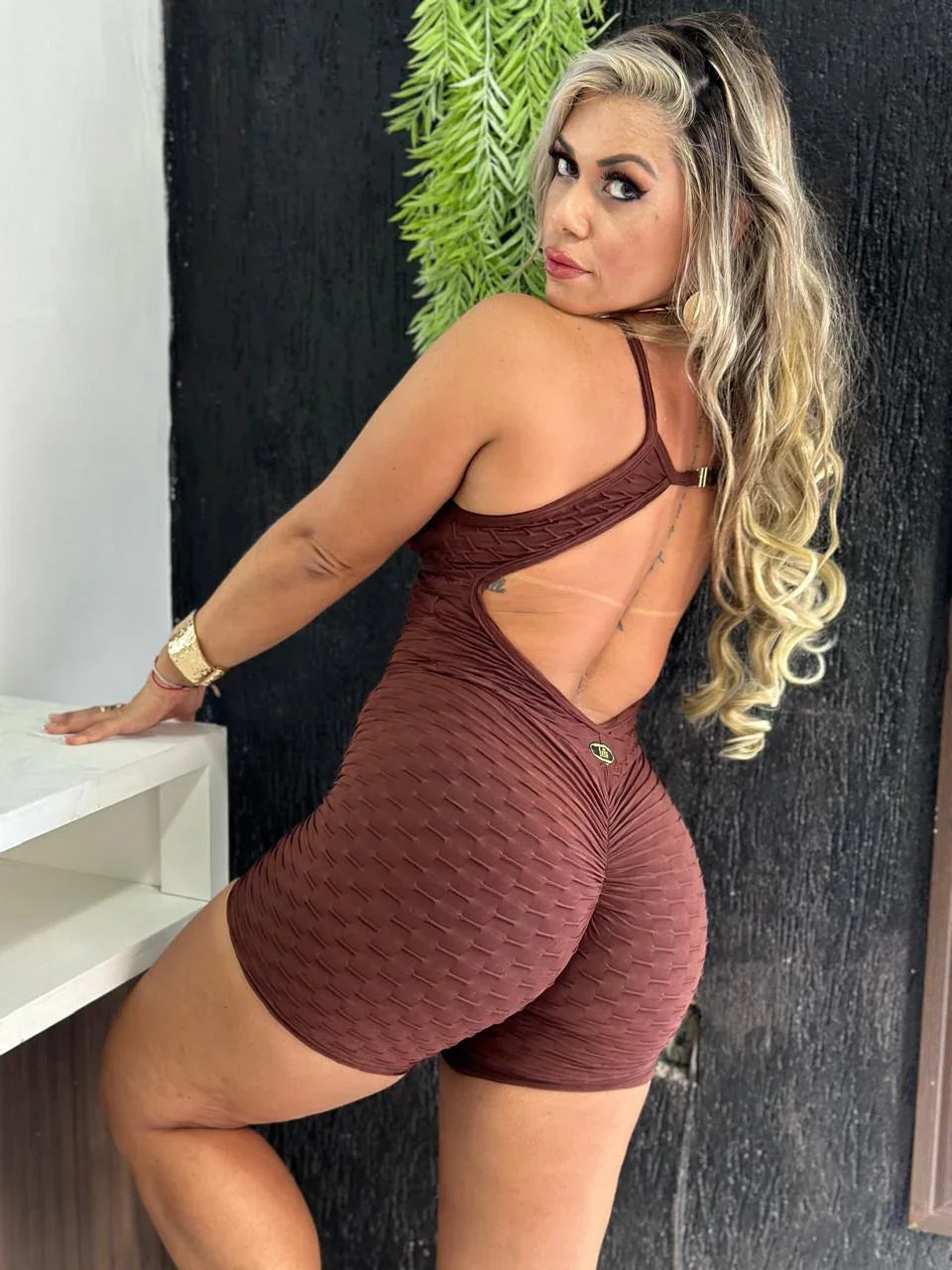 SCRUNCH BOOTY BROWN WAVE DROP SHORT JUMPSUIT